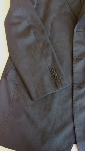 袖口の汚れ（紳士スーツ） - 染み抜き・復元加工